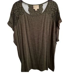 Ava & Viv Women Top 3X Gray Blouse Lace Crew Neck Short Sleeve